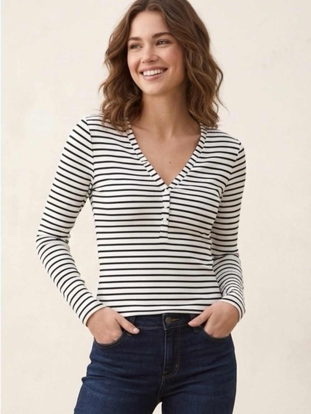 Women’s Classic Fitted Streetwear Black & White Striped Long-Sleeve Henley Top L